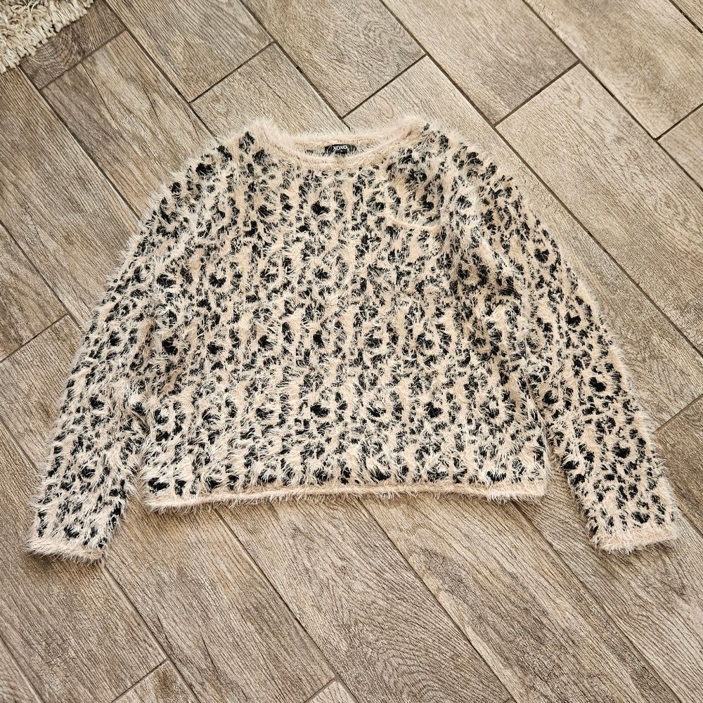 XOXO Black and Cream Fuzzy Soft Long Sleeve Sweater Size L - Picture 11 of 11